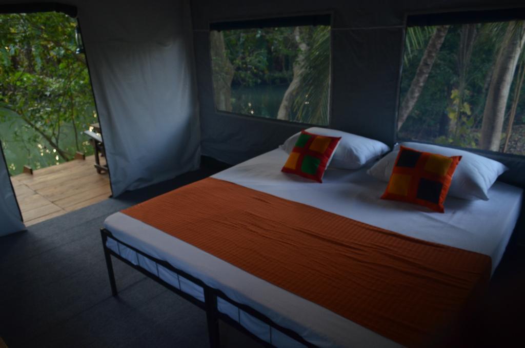 Makulu Safari Camping Luxury tent
